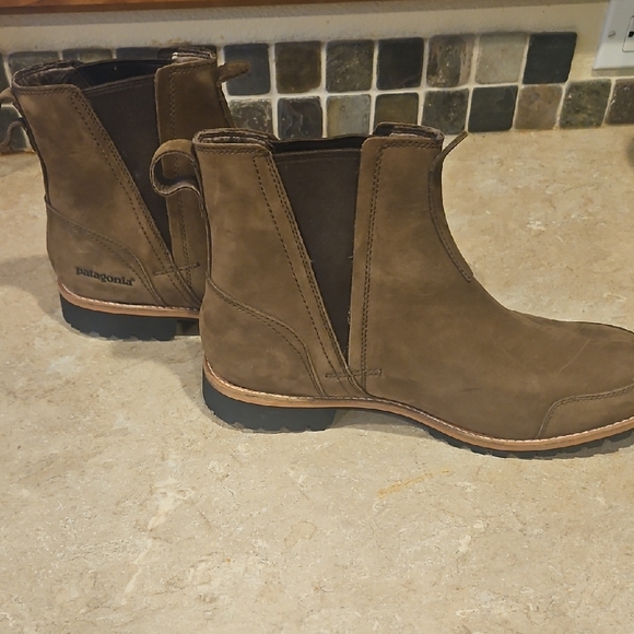 Patagonia Brown Chukka Boots Suede Leather - Picture 2 of 3